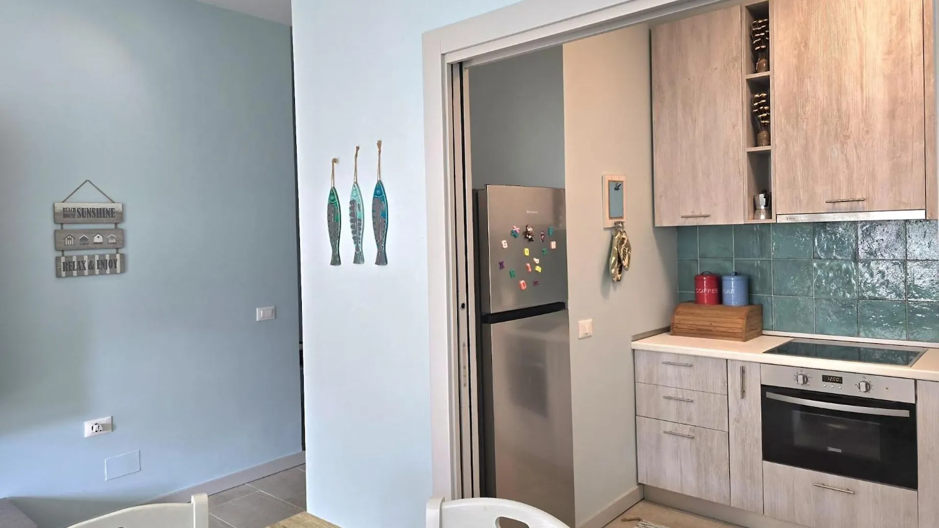 Apartment Breezy Beachside Haven With Pool & Garden Plazhi San Pietro
