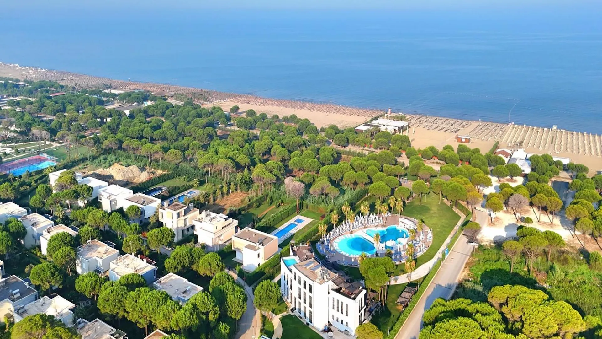 Apartment Breezy Beachside Haven With Pool & Garden Plazhi San Pietro