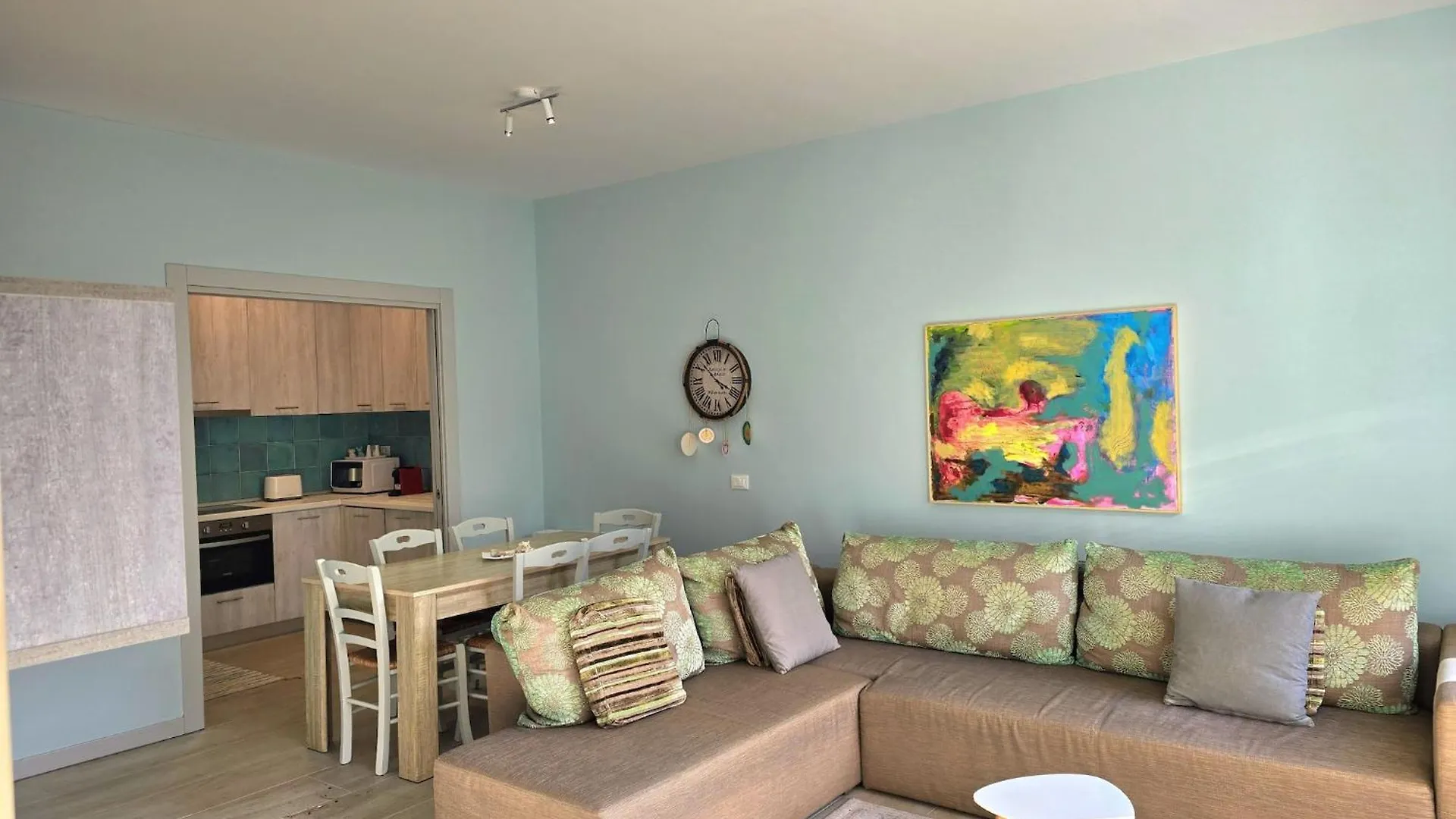 Breezy Beachside Haven With Pool & Garden Plazhi San Pietro Apartment