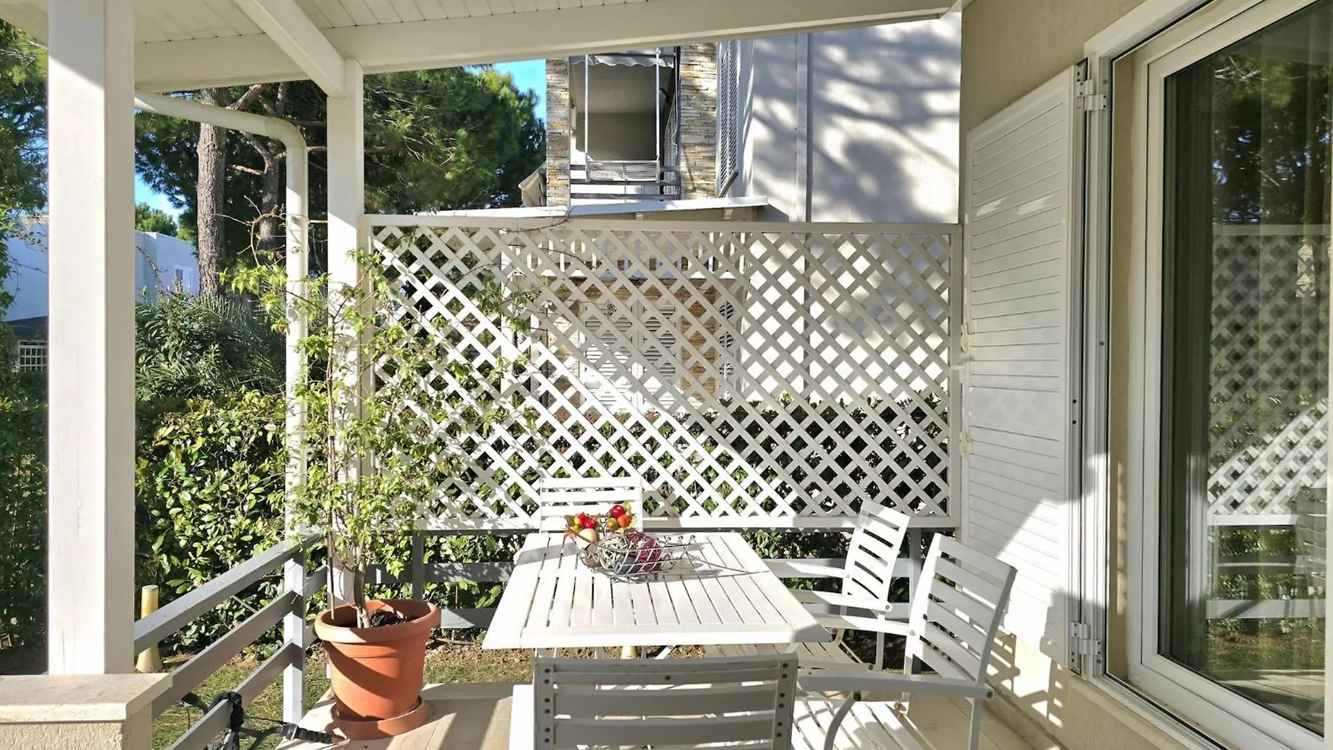 Apartment Breezy Beachside Haven With Pool & Garden Plazhi San Pietro