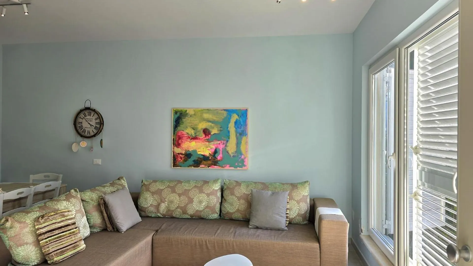 Breezy Beachside Haven With Pool & Garden Plazhi San Pietro Apartment